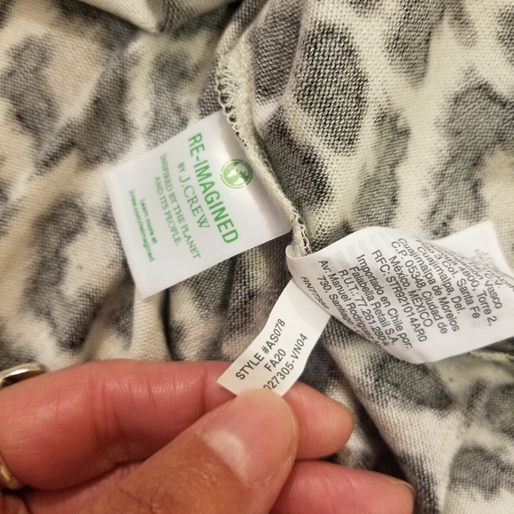 J Crew Supercozy Leopard Puff Sleeve Pullover Top - Picture 5 of 5